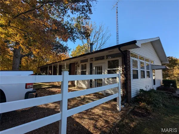 $260,000 | 19503 North Moonbeam Lane, Mount Vernon, IL 62864