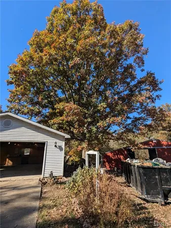 $260,000 | 19503 North Moonbeam Lane, Mount Vernon, IL 62864