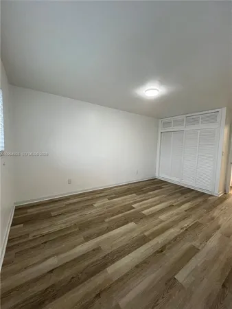 $2,600 | 195 Sunrise Drive, Unit 6, Key Biscayne, FL 33149