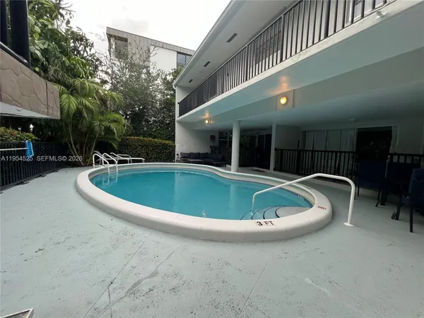 $2,600 | 195 Sunrise Drive, Unit 6, Key Biscayne, FL 33149