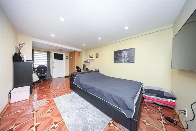 a bed room with a bed