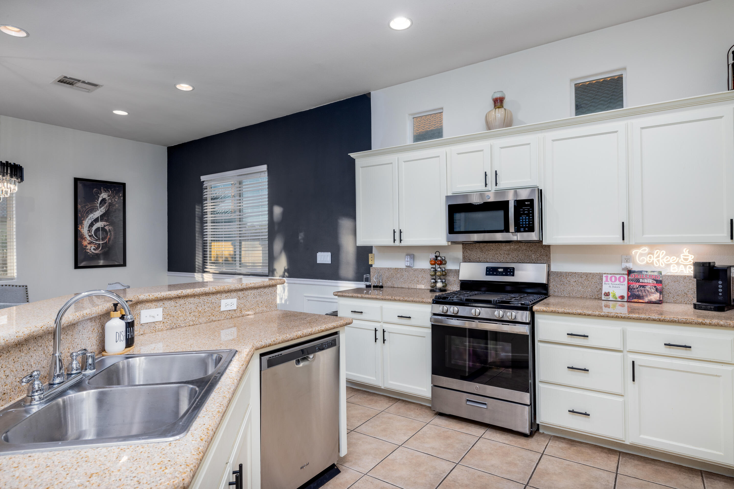 49527 Wayne Street Indio, CA 92201 - Photo 25 of 147 25 hdrephoto.com-49527-wayne-st-085