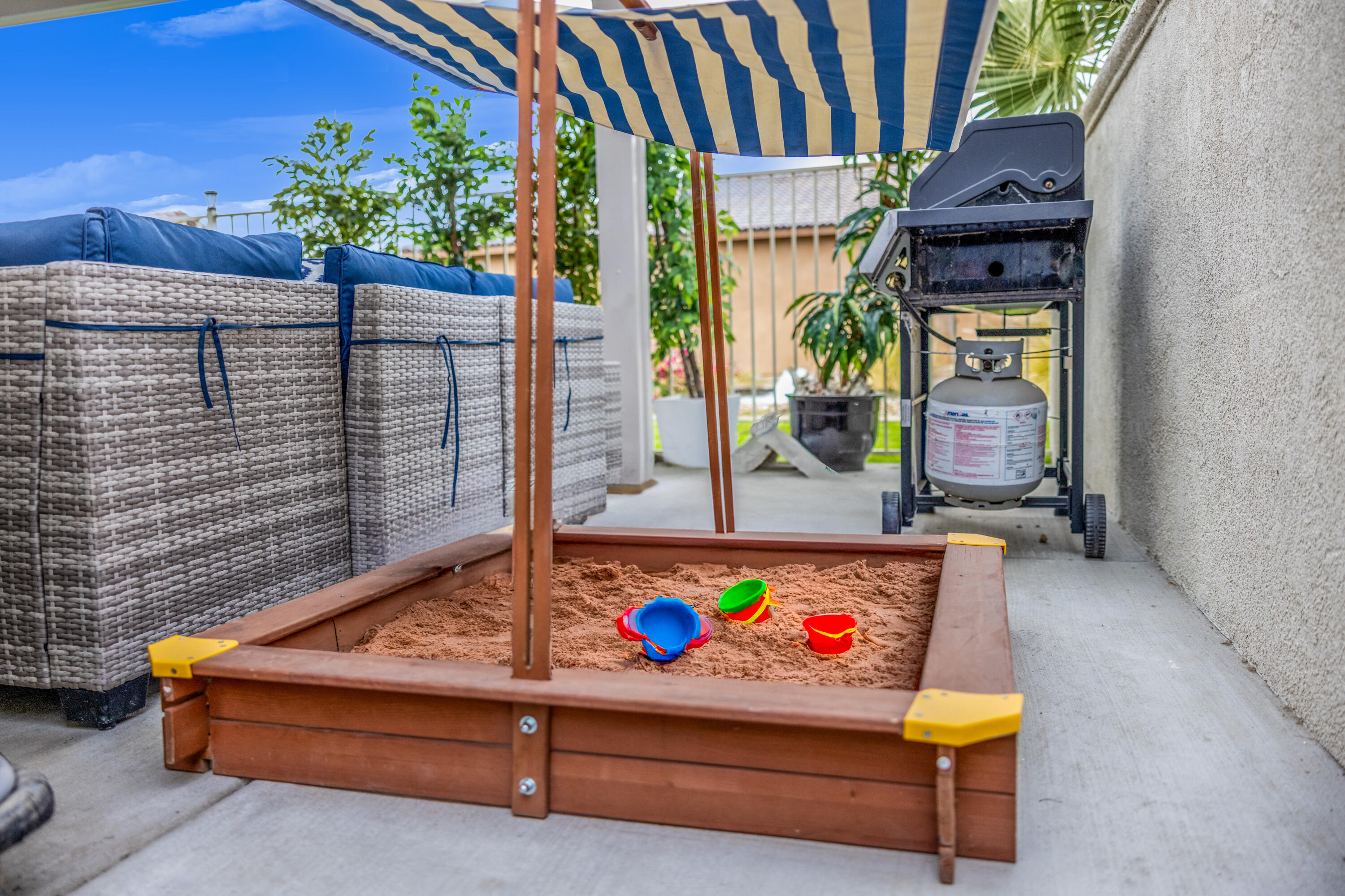 49527 Wayne Street Indio, CA 92201 - Photo 55 of 147 55 hdrephoto.com-49527-wayne-st-655-Edit