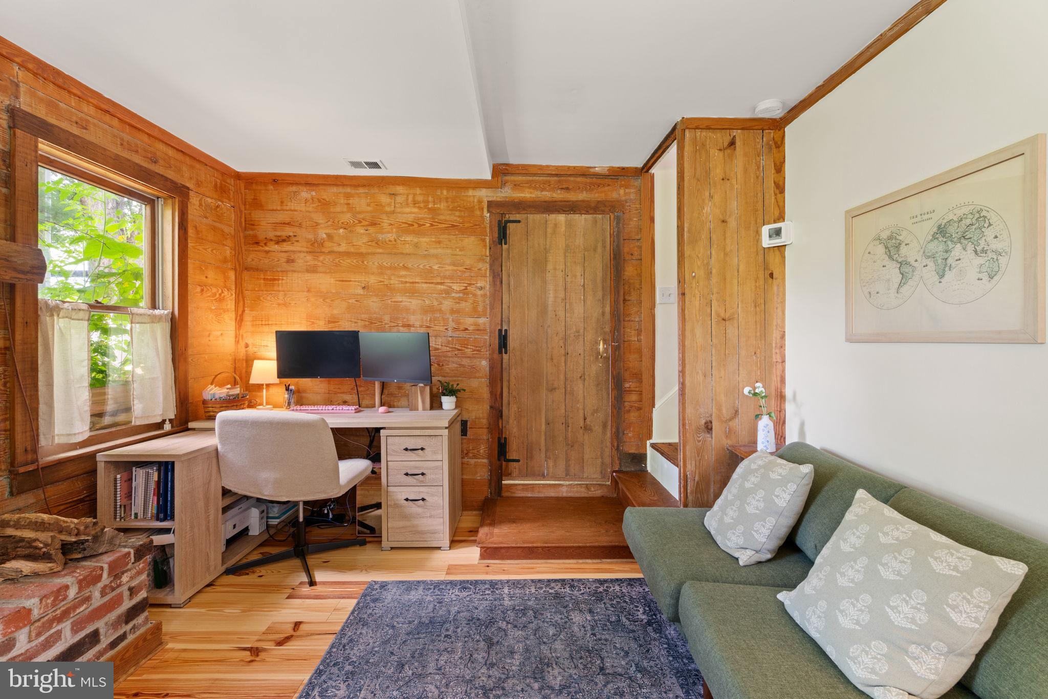 8520 Maidstone Road Delaplane, VA 20144 - Photo 19 of 67 Den/Study