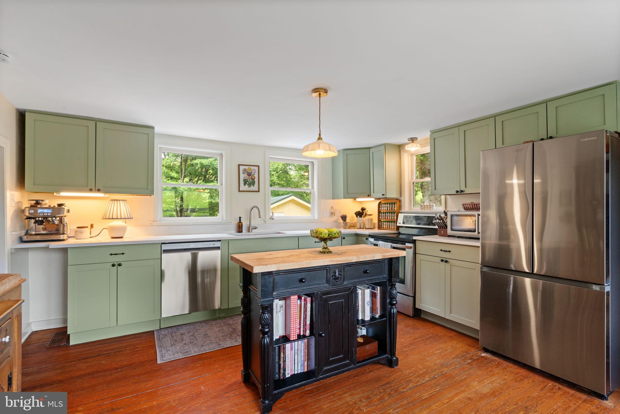 8520 Maidstone Road Delaplane, VA 20144 - Photo 23 of 67 Updated Kitchen with Quartz Countertops