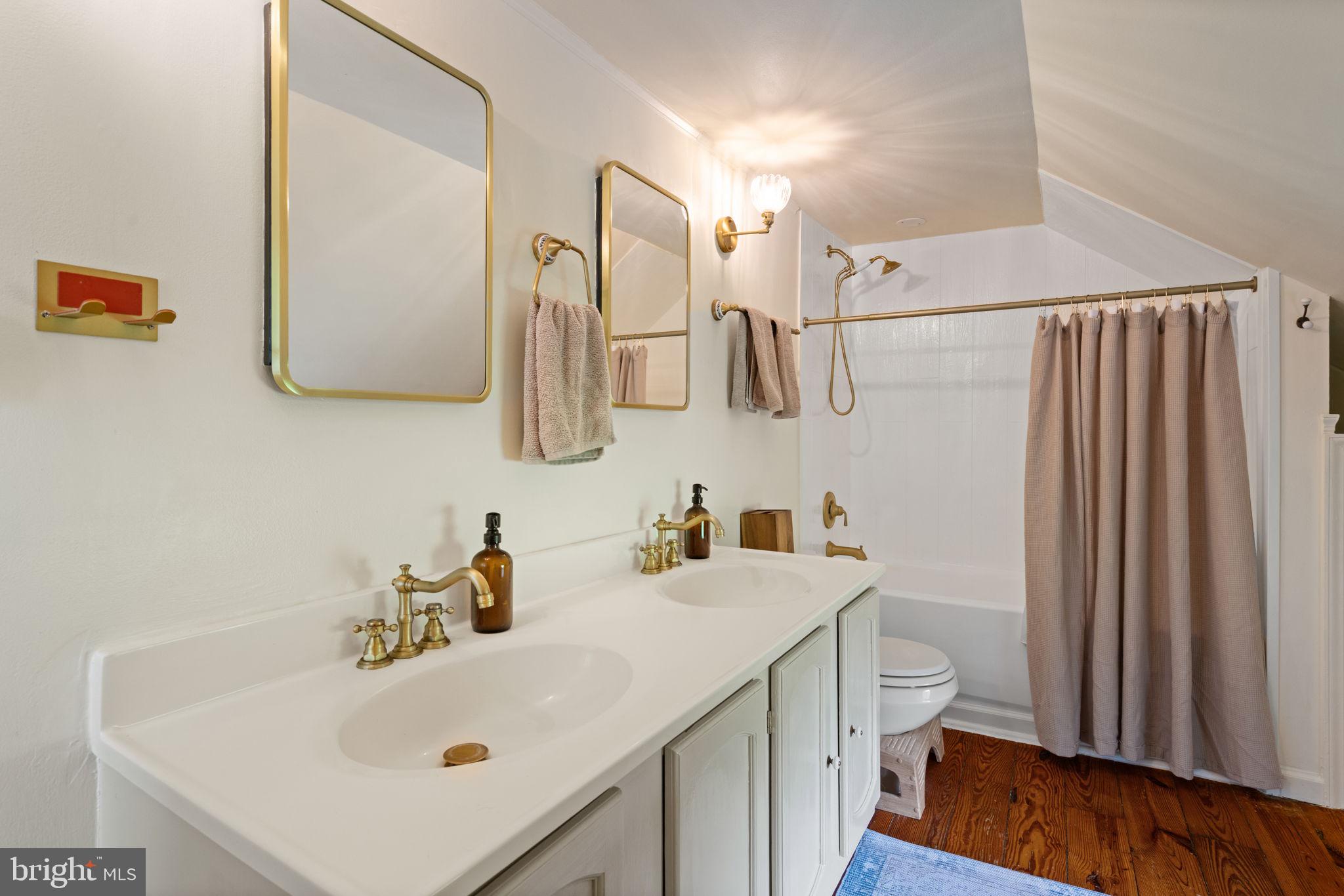 8520 Maidstone Road Delaplane, VA 20144 - Photo 38 of 67 Updated Primary Bathroom