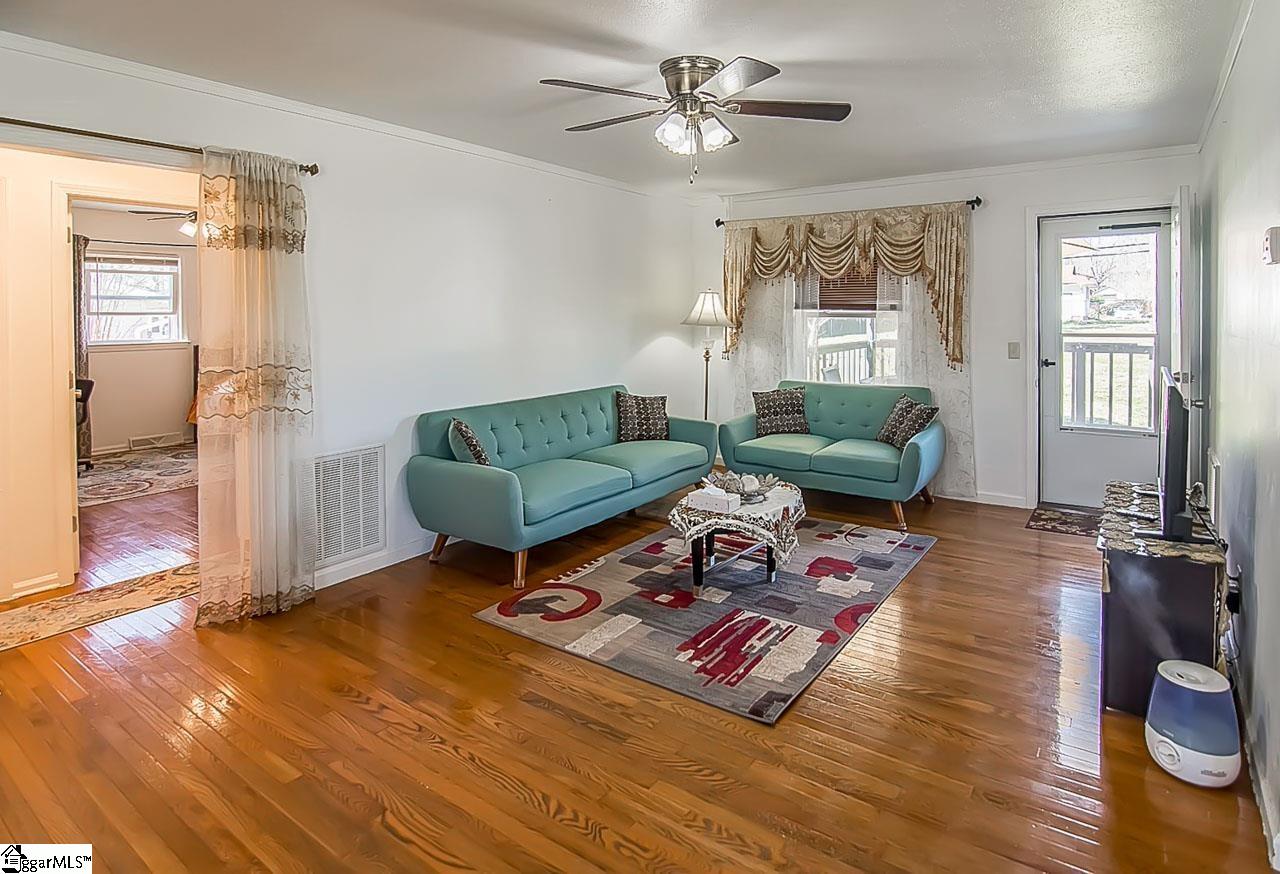 212 Capewood Road Simpsonville, SC 29680 - Photo 8 of 28 Gallery Image 8