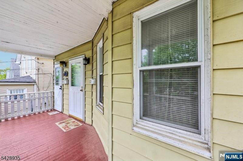 52 Preston Street Ridgefield Park, NJ 07660 - Photo 4 of 41