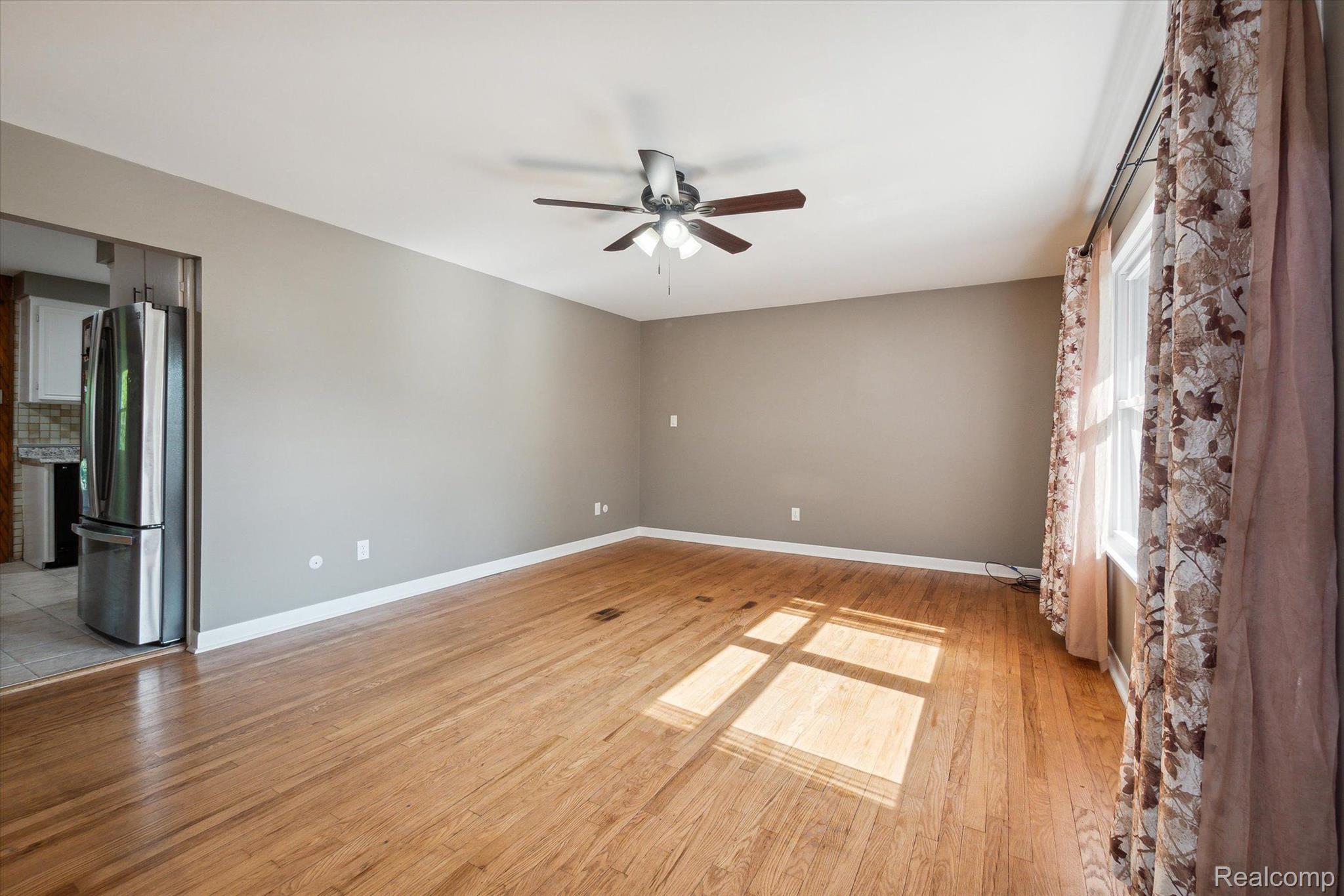 956 Hemingway Road Lake Orion, MI 48362 - Photo 24 of 70 Gallery Image 24