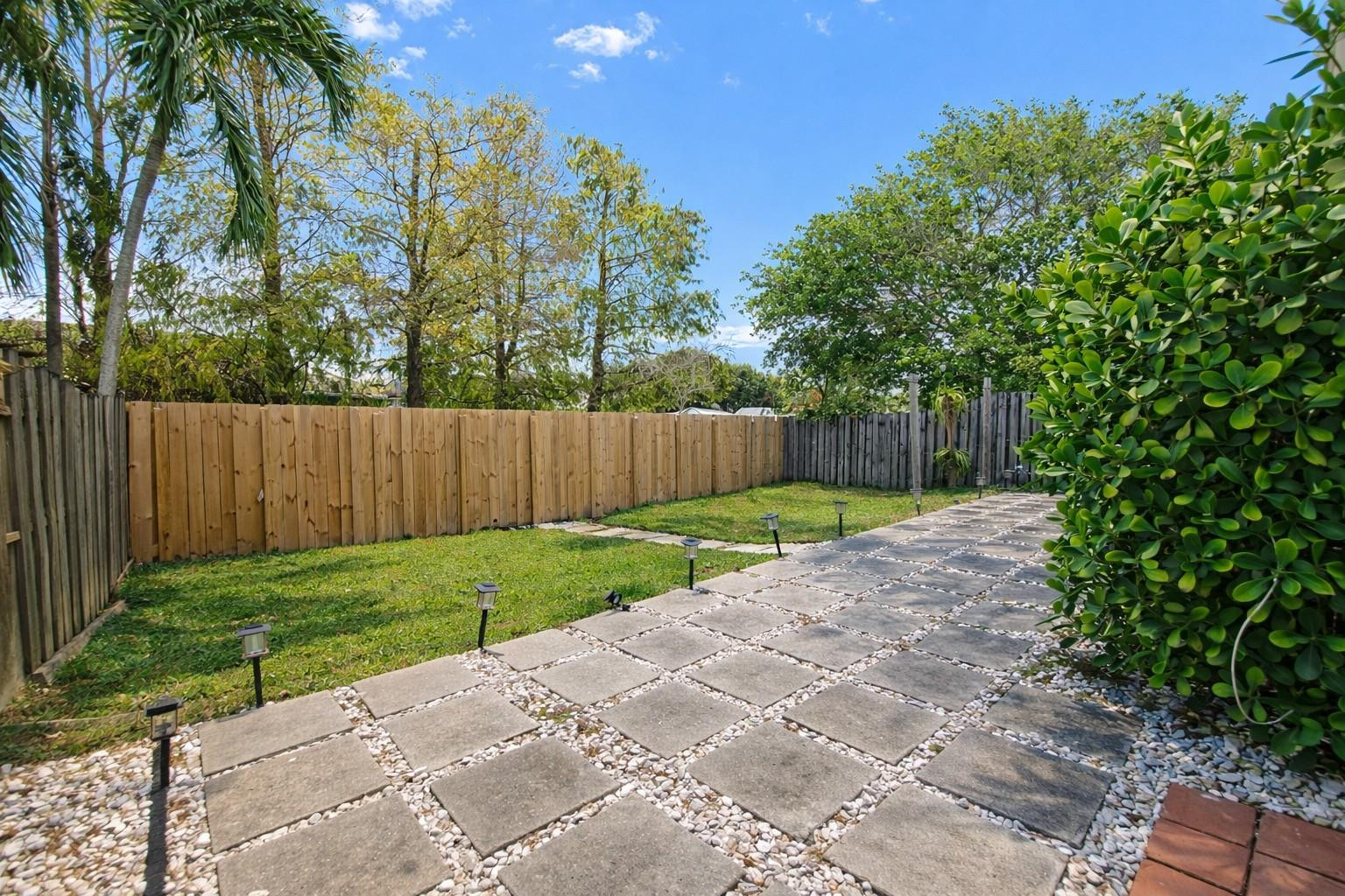 4425 Southwest 72nd Terrace Davie, FL 33314 - Photo 15 of 21 Photo 15