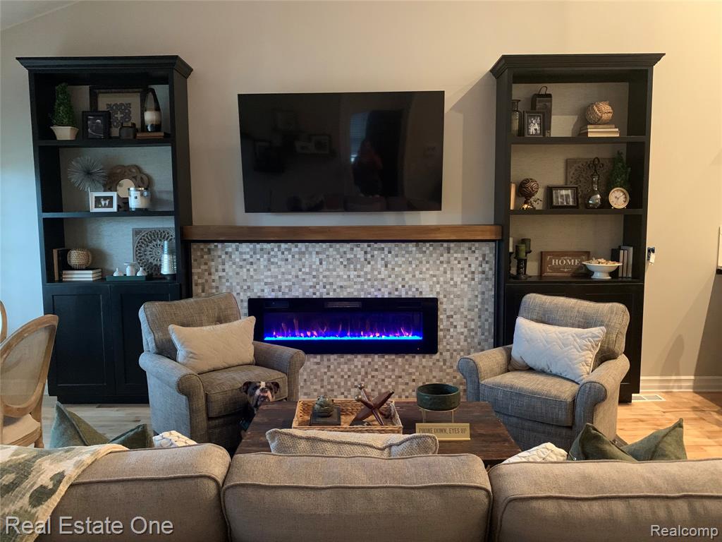 686 West Bluff Court, Unit 23 Rochester Hills, MI 48307 - Photo 16 of 43