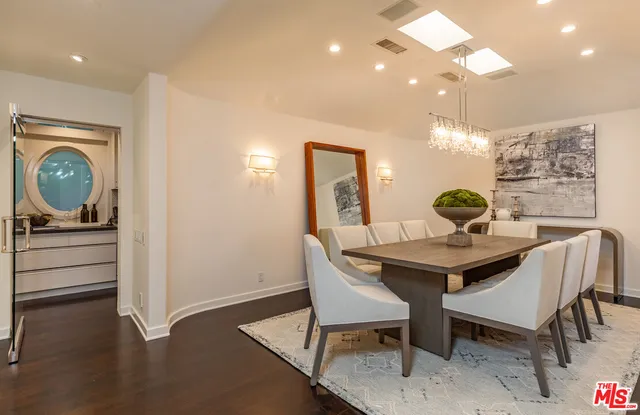 a view of an entryway