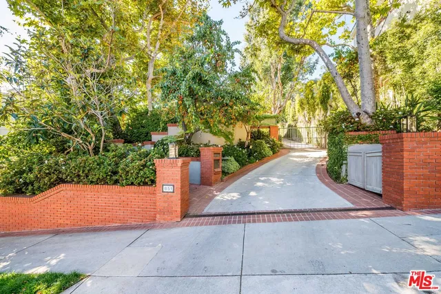 a view of an entryway door