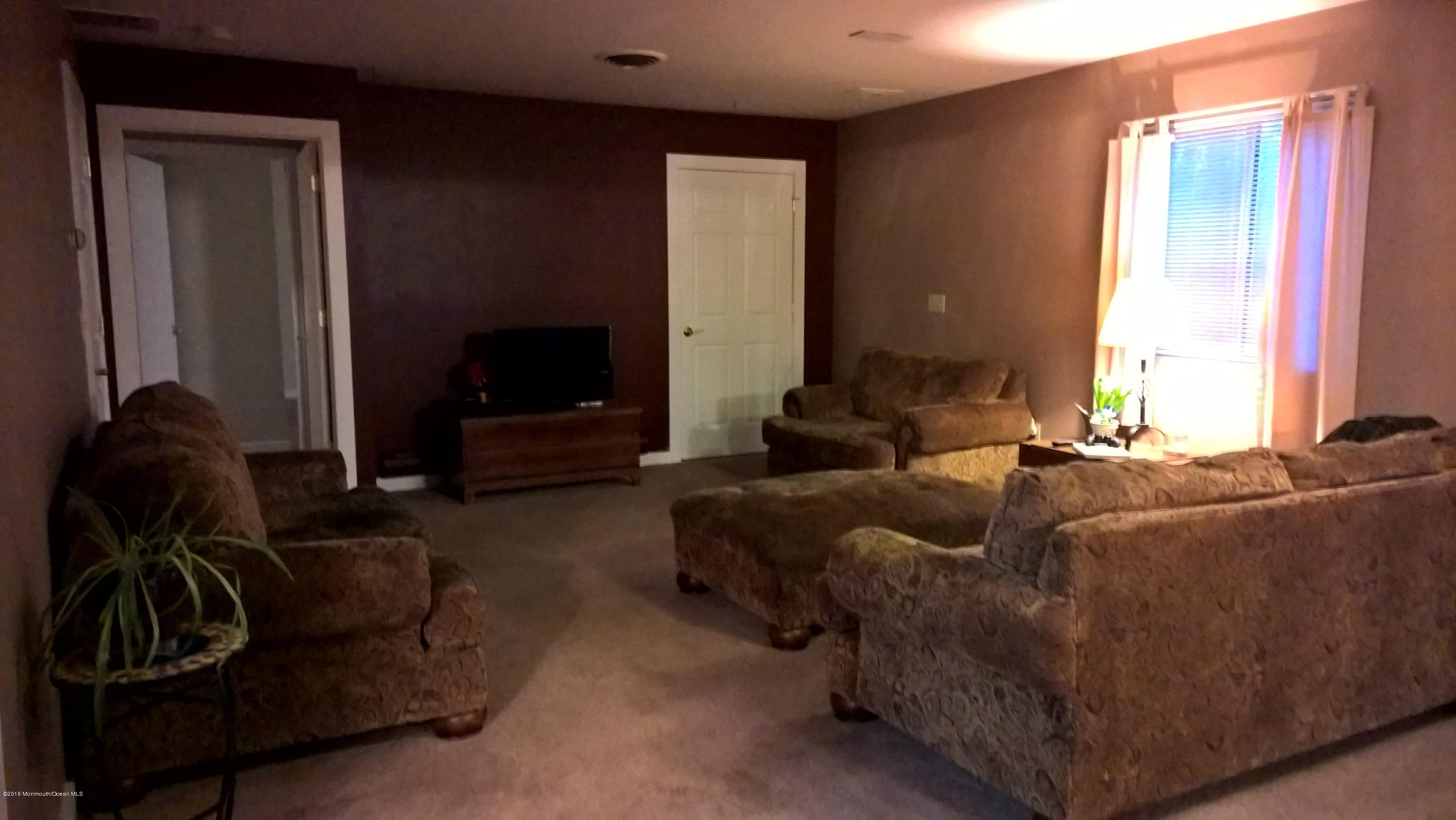 925 Toms River Road Jackson, NJ 08527 - Photo 12 of 27 living room