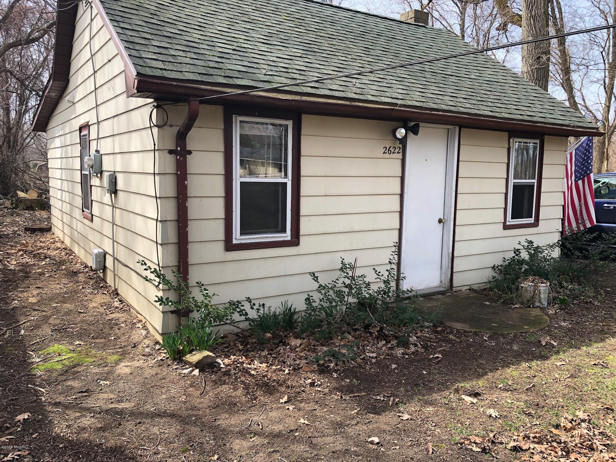 2622 Territorial Road Benton Harbor, MI 49022 - Photo 2 of 13 IMG_0306_2