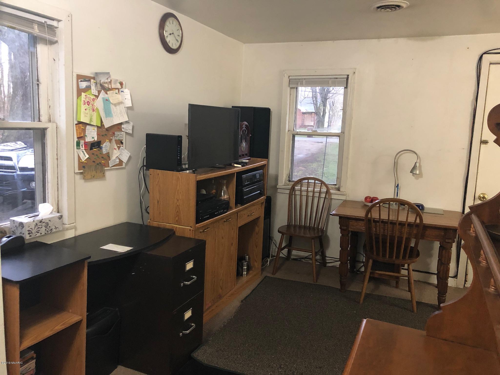 2622 Territorial Road Benton Harbor, MI 49022 - Photo 6 of 13 IMG_0329_2