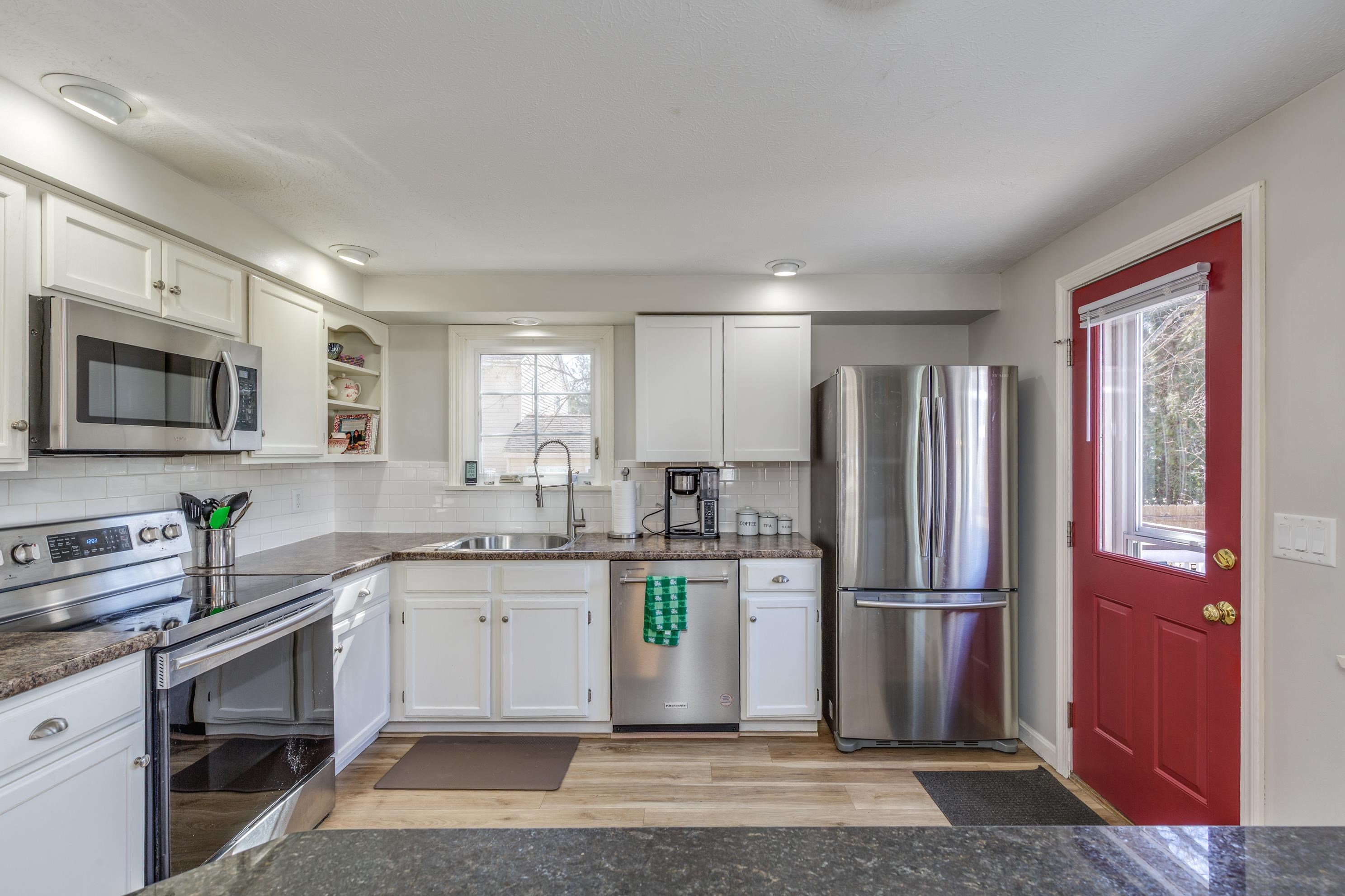 6 Crawford Road Concord, NH 03303 - Photo 2 of 50