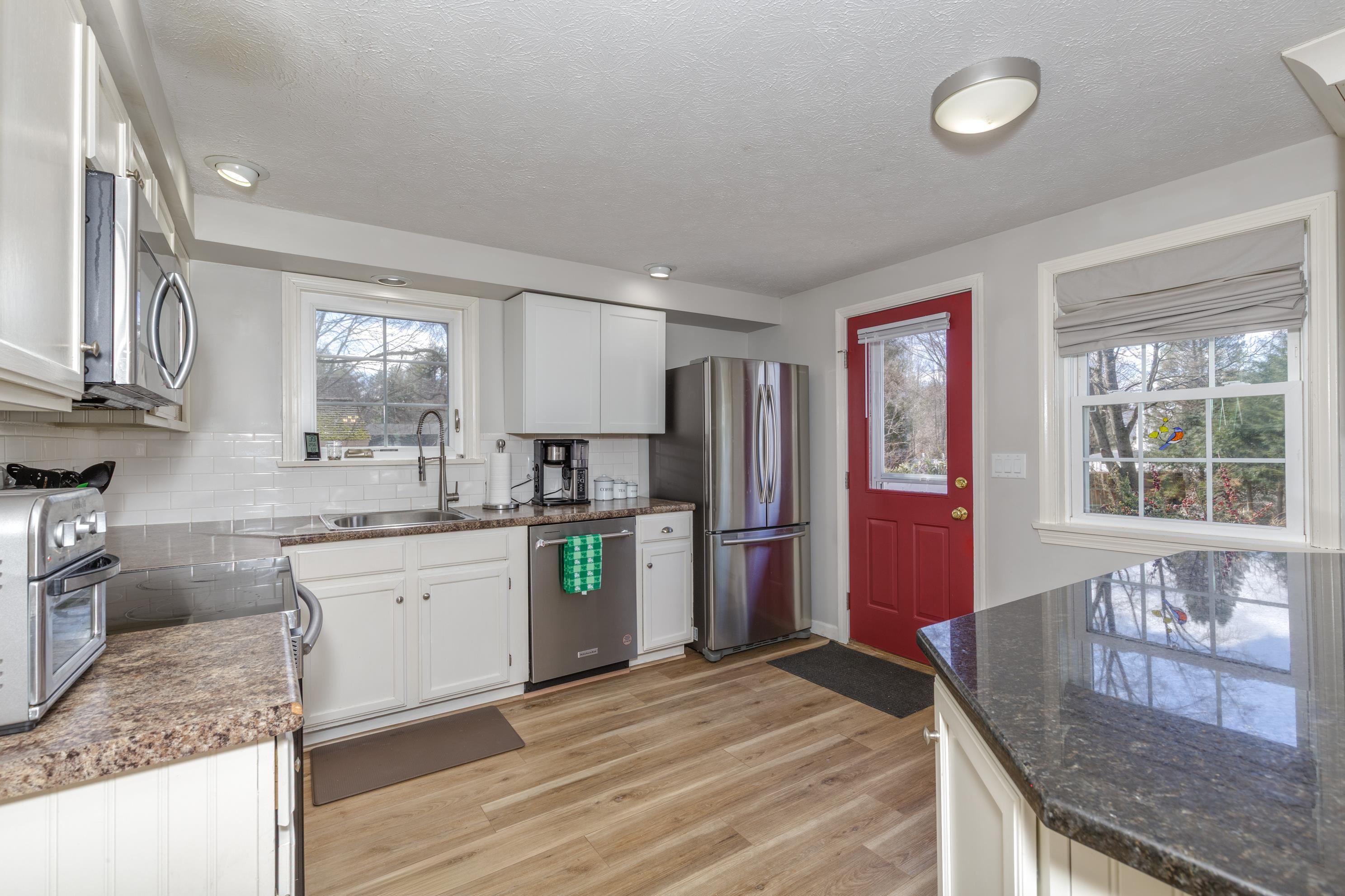 6 Crawford Road Concord, NH 03303 - Photo 3 of 50