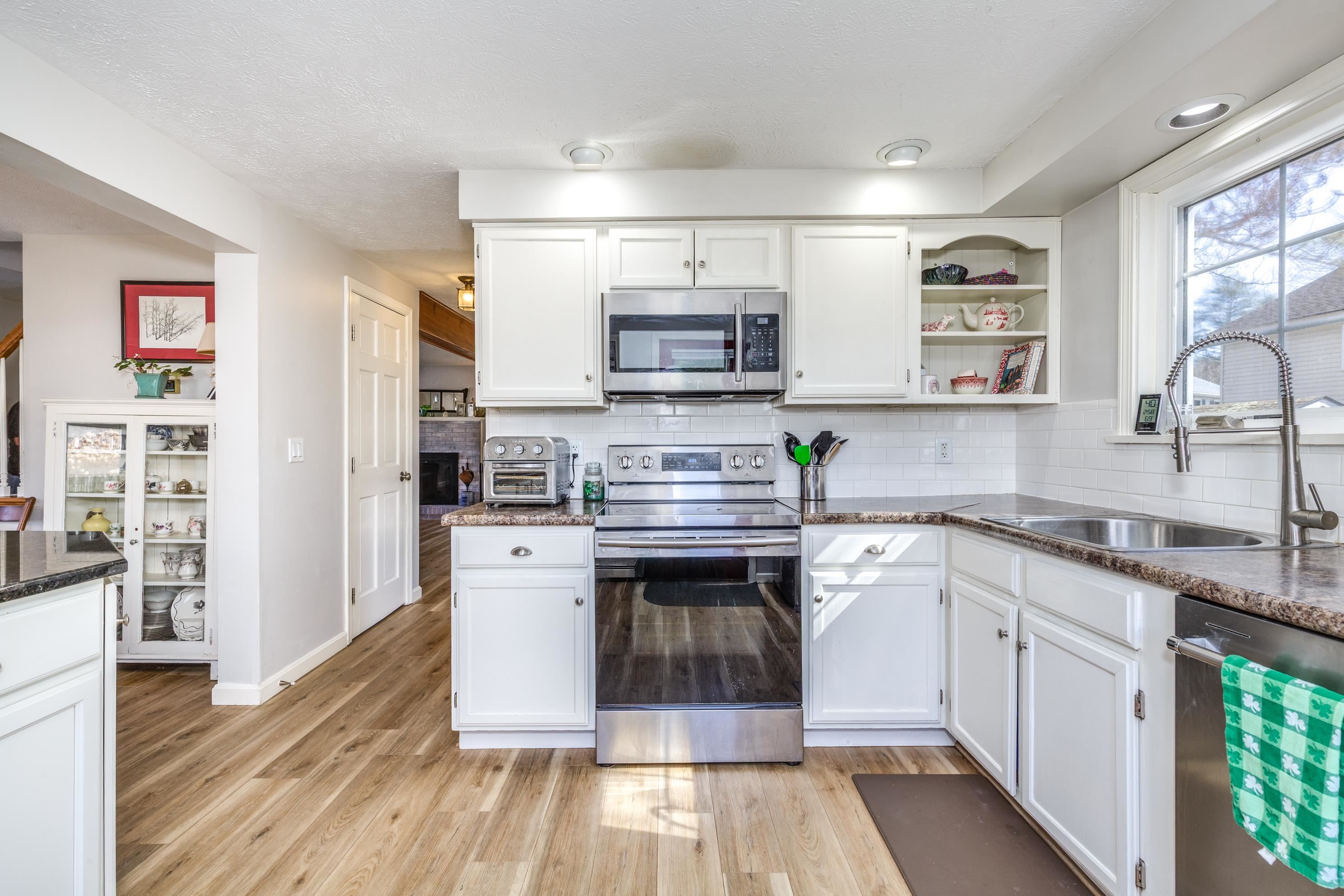 6 Crawford Road Concord, NH 03303 - Photo 4 of 50