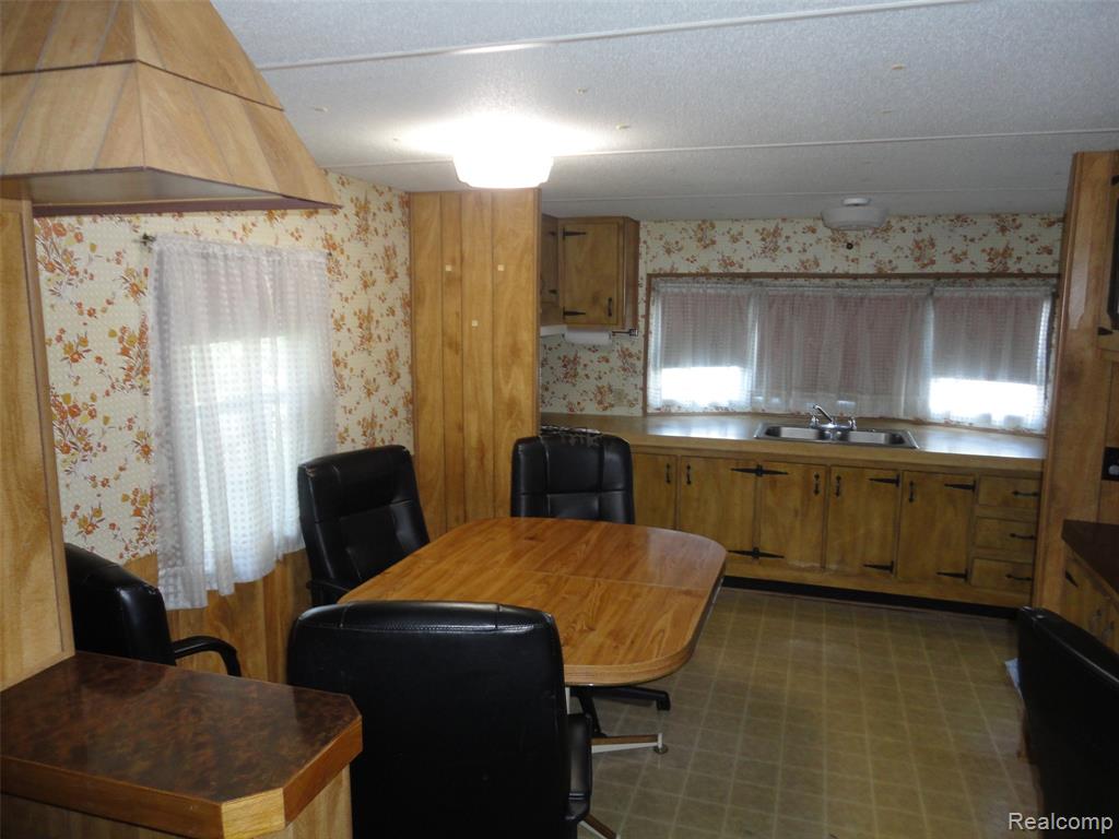 68 Oneida Adrian, MI 49221 - Photo 7 of 24 Gallery Image 7