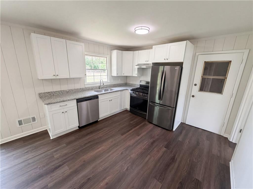 96 Greene Street Northeast Fairburn, GA 30213 - Photo 6 of 17