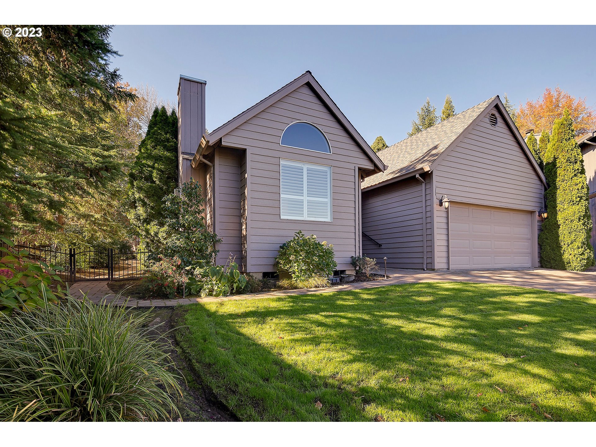9227 Southwest Davies Road Beaverton, OR 97008 - Photo 1 of 22 Gallery Image 1