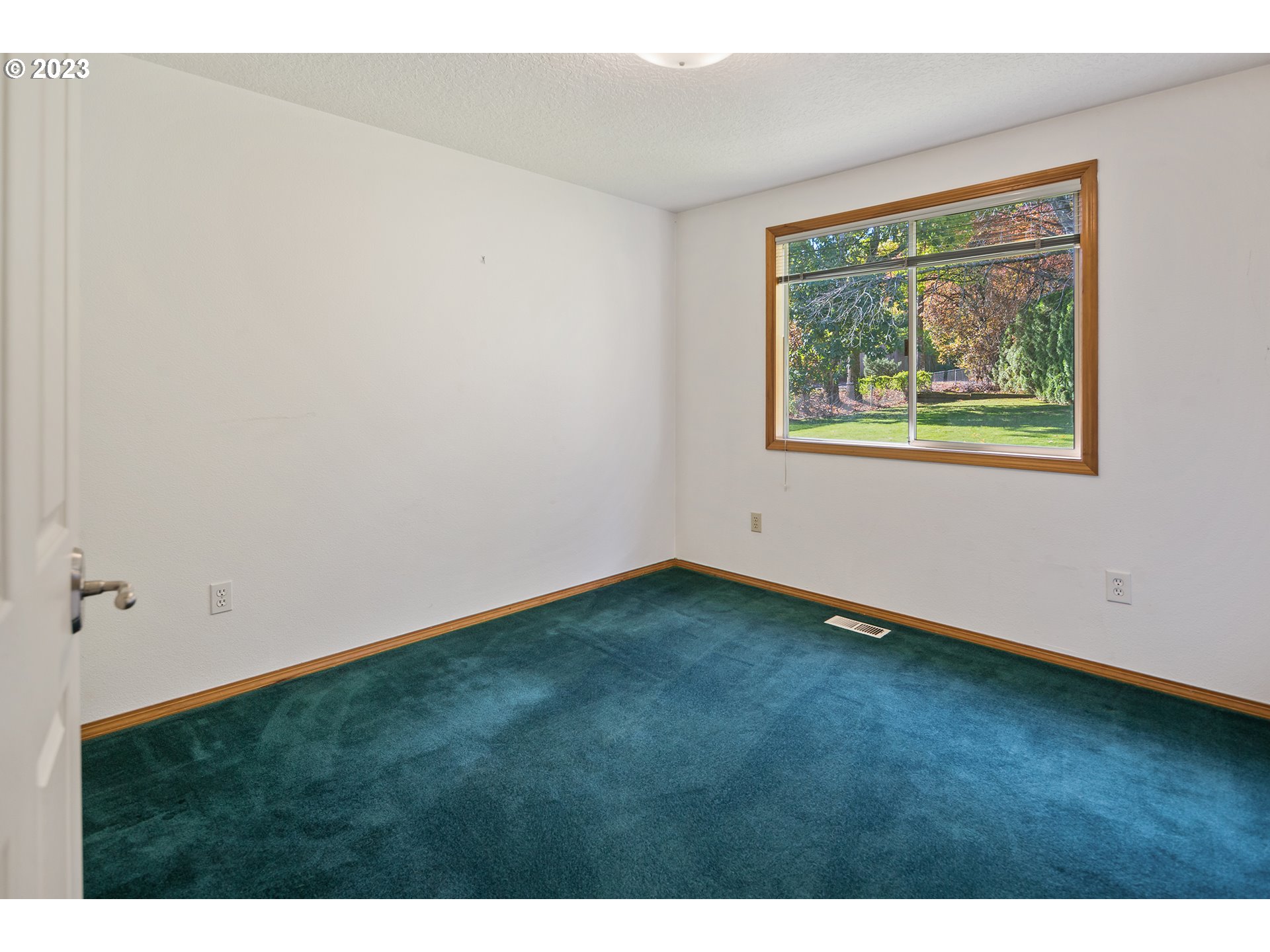 9227 Southwest Davies Road Beaverton, OR 97008 - Photo 17 of 22 Gallery Image 17