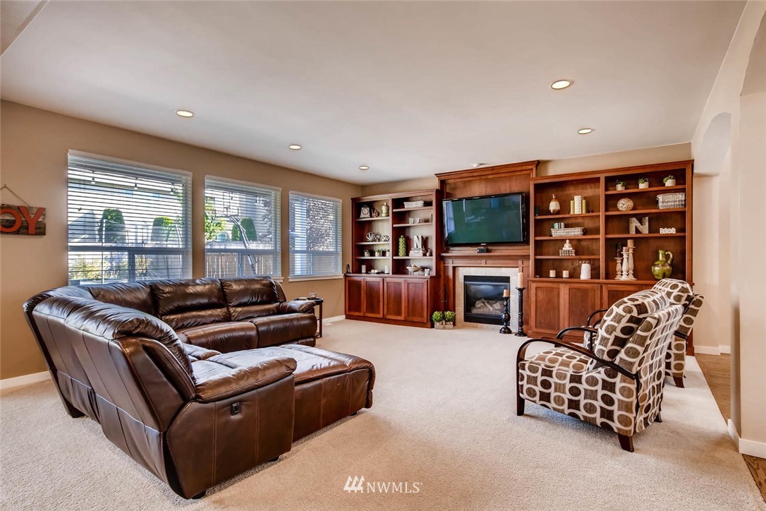 3927 222nd Place Southeast Bothell, WA 98021 - Photo 3 of 22