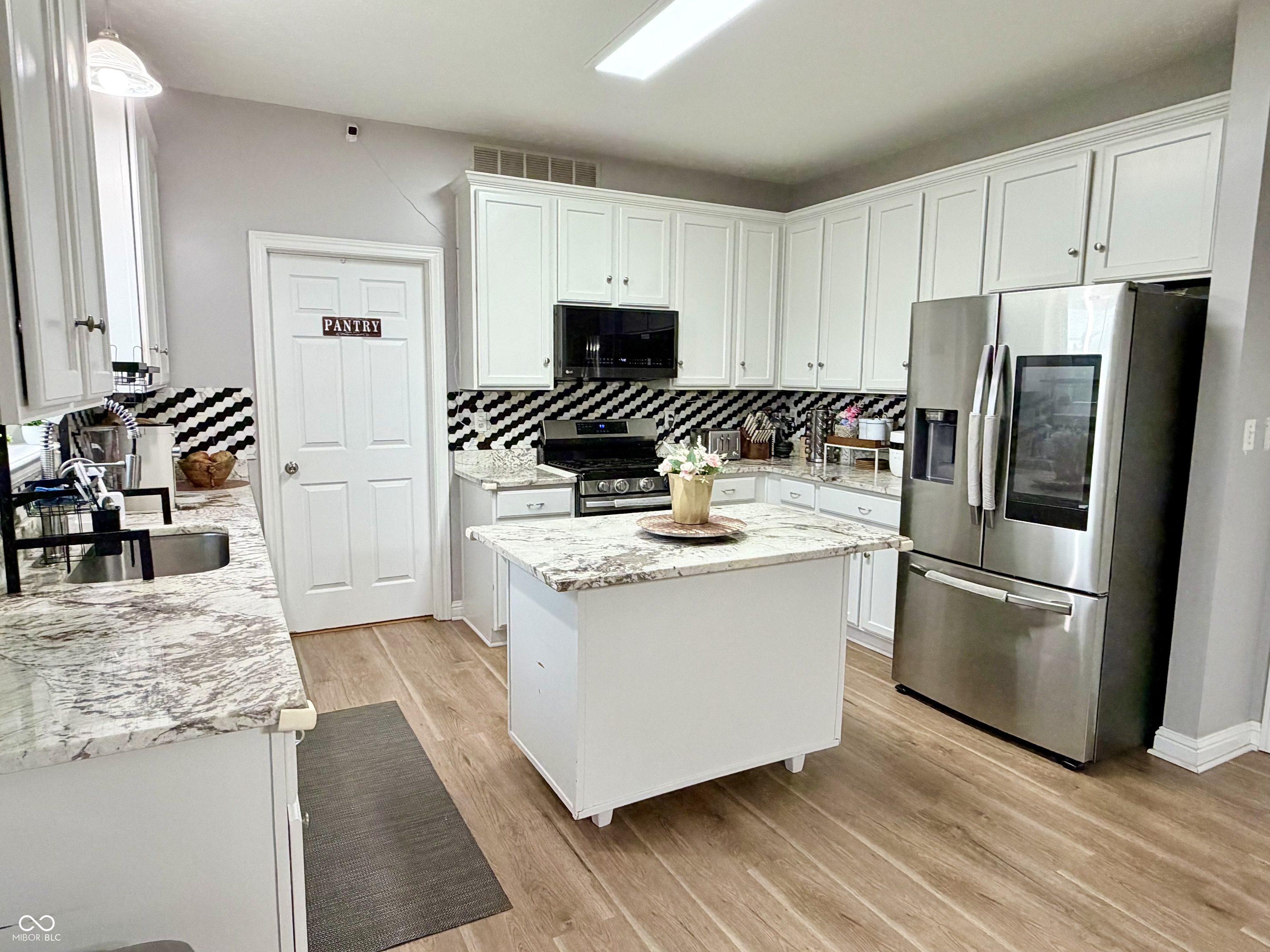 298 Pennswood Road Greenwood, IN 46142 - Photo 12 of 58