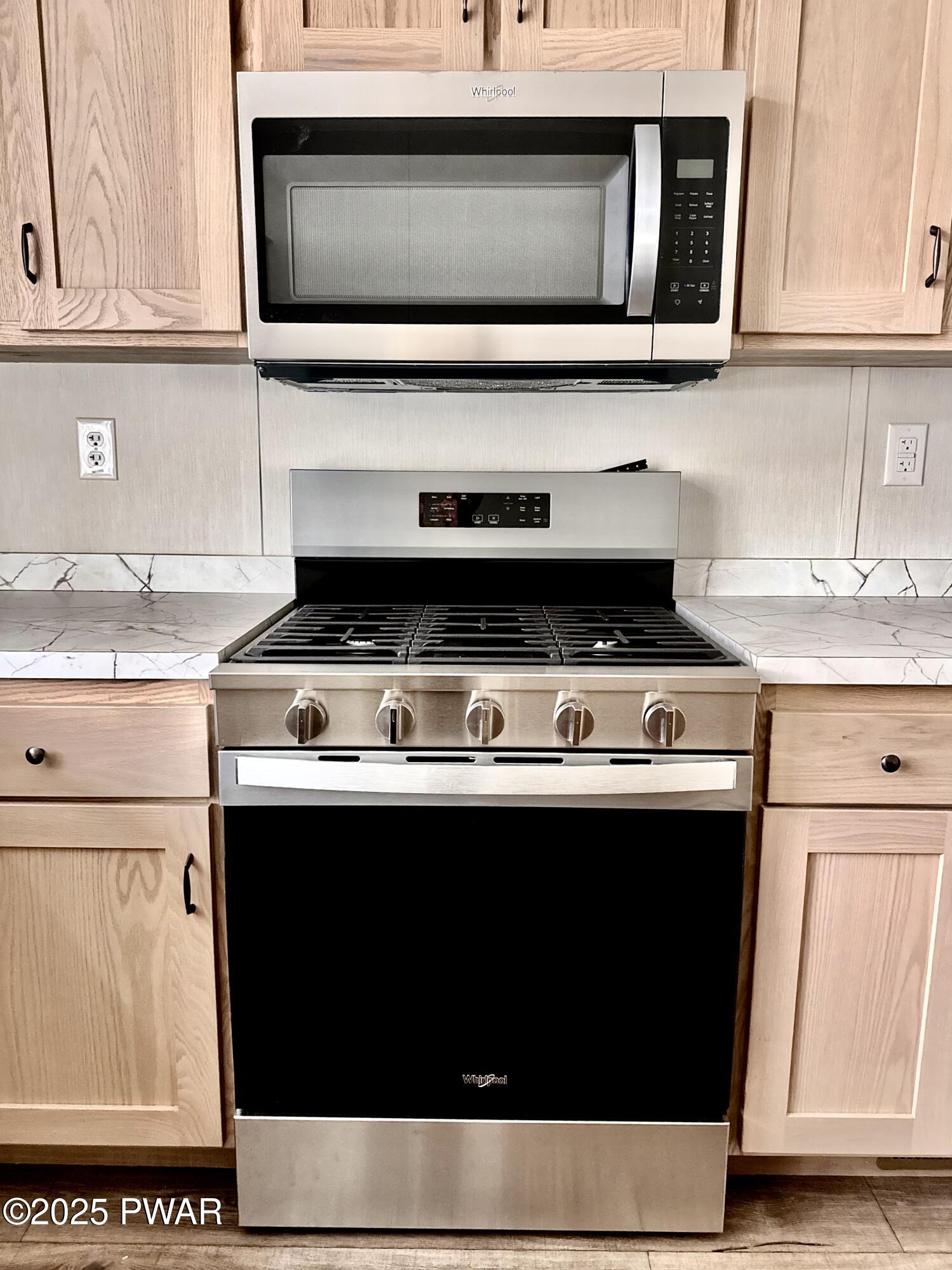 125 Middle Road Greentown, PA 18426 - Photo 14 of 46 Stainless steel appliances