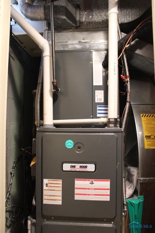 3128 Aldringham Road Toledo, OH 43606 - Photo 31 of 35 Furnace installed in 2010!
