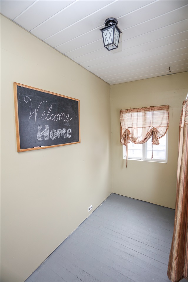 667 Calef Road Manchester, NH 03103 - Photo 5 of 30