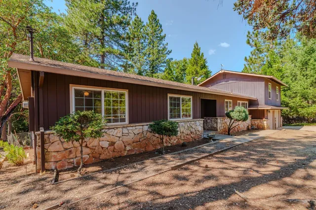 $385,000 | 26019 Ridge Drive, Pioneer, CA 95666