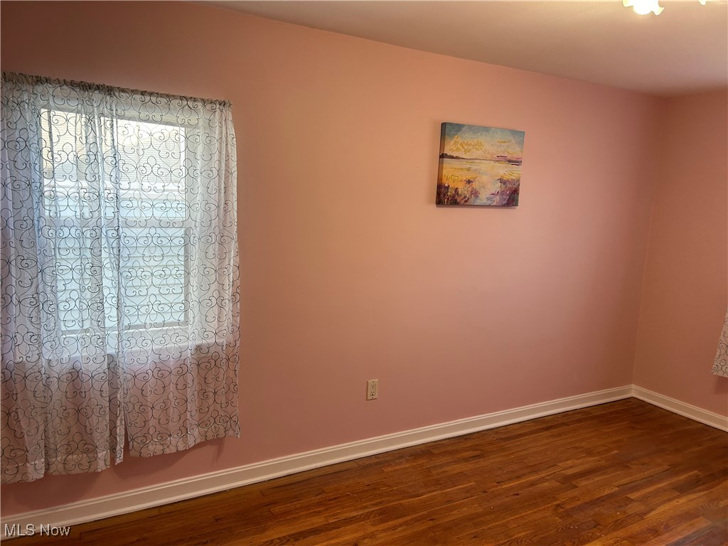 1094 Plainfield Road Cleveland, OH 44121 - Photo 18 of 41 room featuring hardwood floors