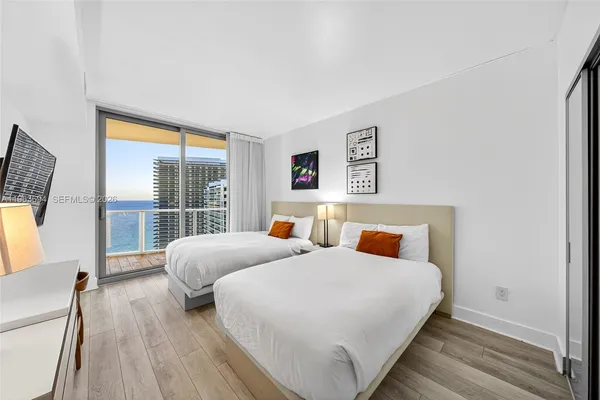 $1,080,000 | 4111 South Ocean Drive, Unit 3703, Hollywood, FL 33019