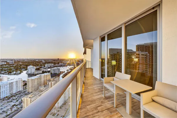 $1,080,000 | 4111 South Ocean Drive, Unit 3703, Hollywood, FL 33019