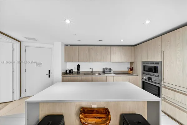 $1,080,000 | 4111 South Ocean Drive, Unit 3703, Hollywood, FL 33019