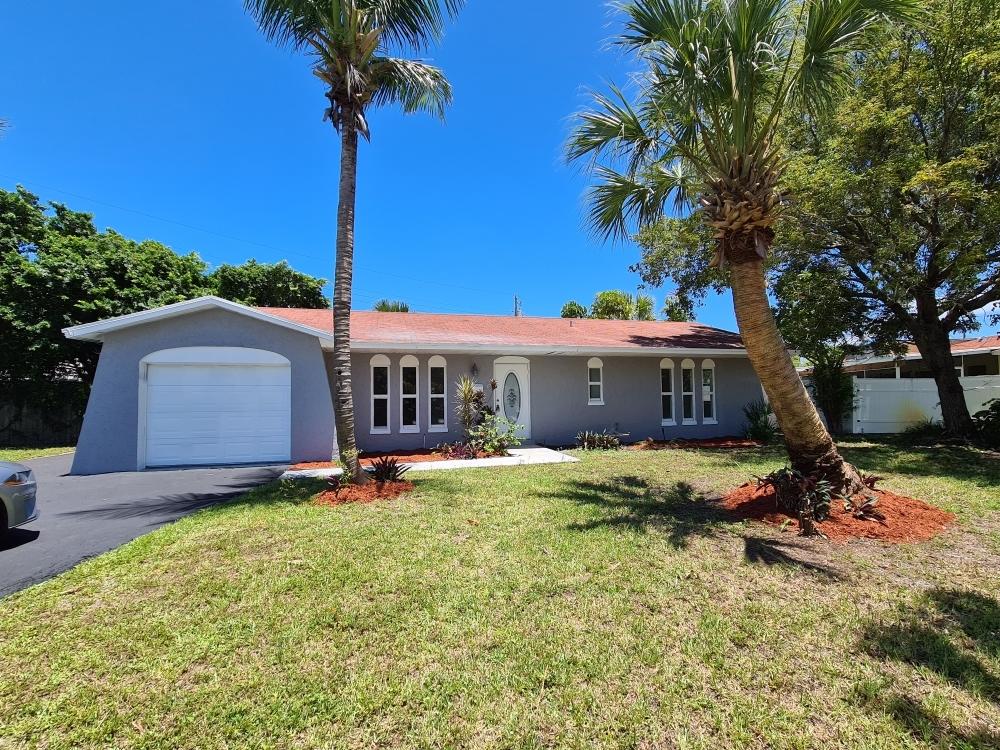 2926 Lake Shore Drive Riviera Beach, FL 33404 - Photo 1 of 21 20200730_133217