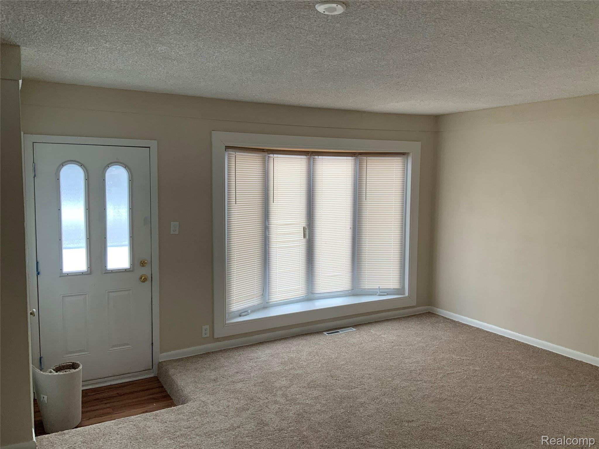 1005 Hemphill Road Flint, MI 48507 - Photo 15 of 16 97E8A47A-2A51-40B6-8B14-21BA4D7EE2E3.jpeg