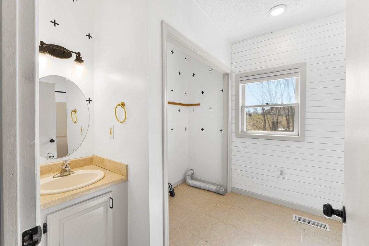 945 Fox Lake Road Angola, IN 46703 - Photo 23 of 29 Gallery Image 23