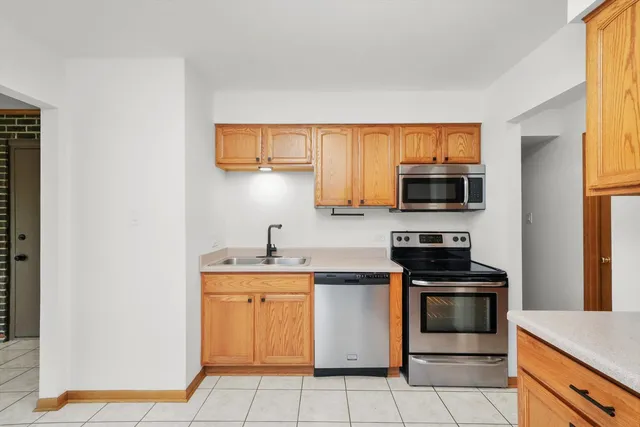 $1,800 | 9016 West 140th Street, Unit 3A, Orland Park, IL 60462