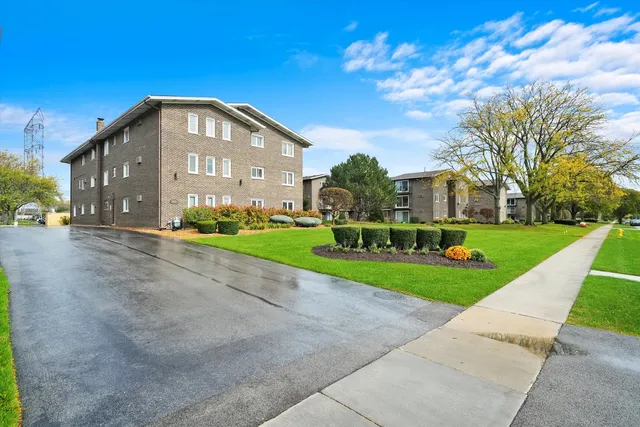 $1,800 | 9016 West 140th Street, Unit 3A, Orland Park, IL 60462