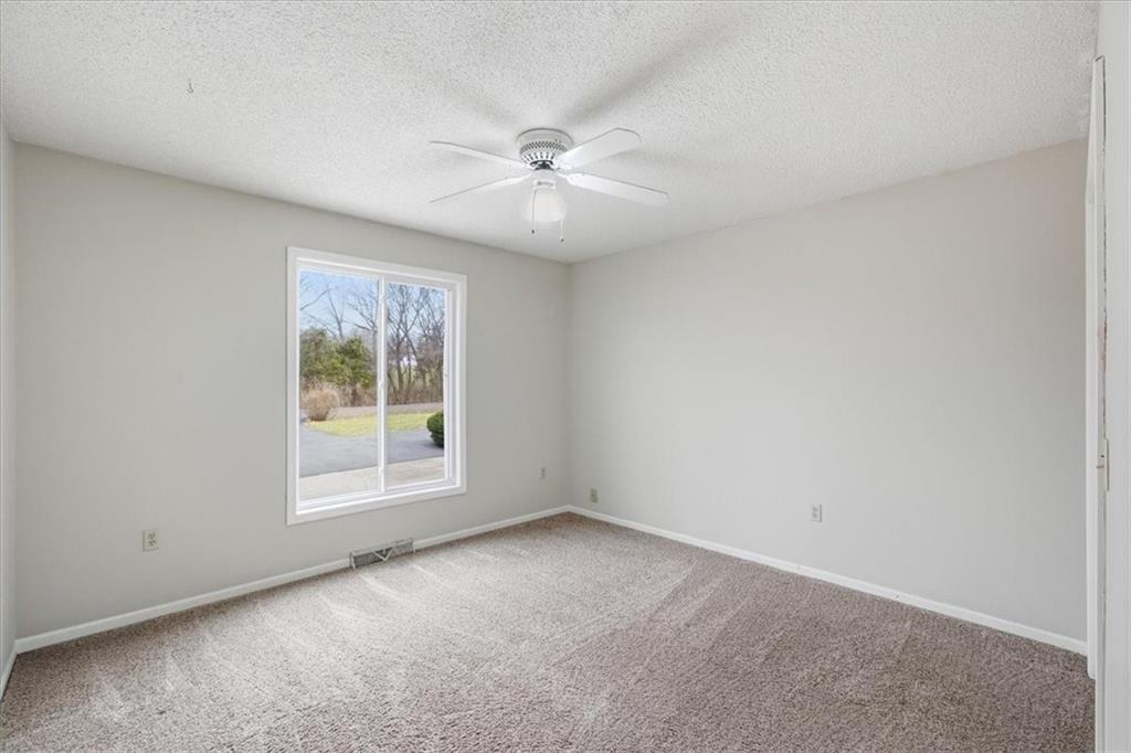 35809 East Ryan Road Oak Grove, MO 64075 - Photo 15 of 41