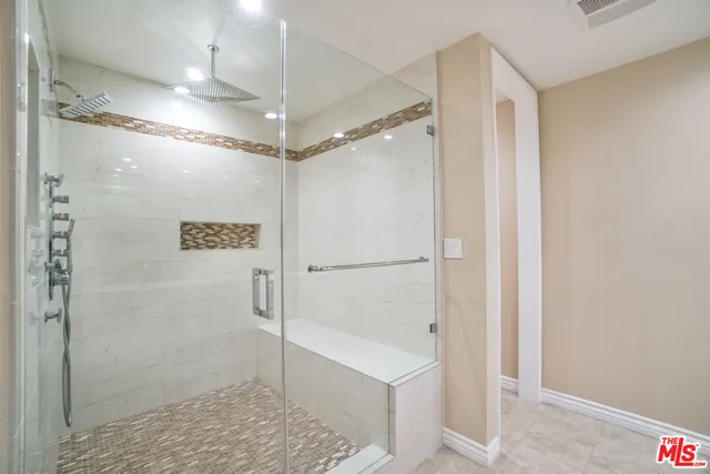 $4,200 | 15233 West Magnolia Boulevard, Unit 102, Sherman Oaks, CA 91403