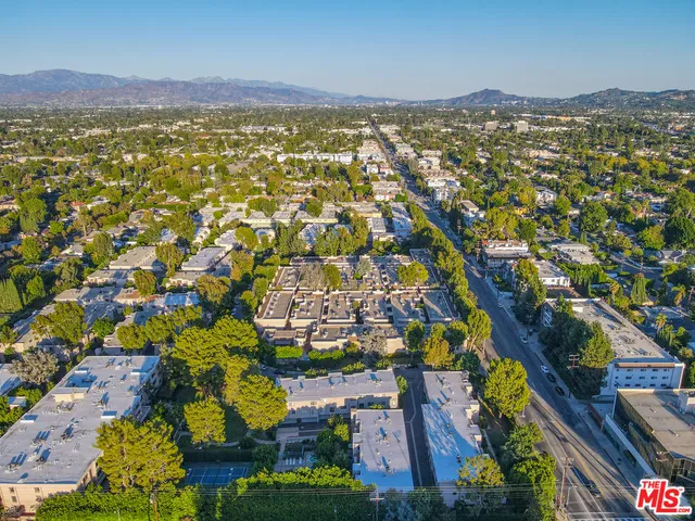 $4,200 | 15233 West Magnolia Boulevard, Unit 102, Sherman Oaks, CA 91403
