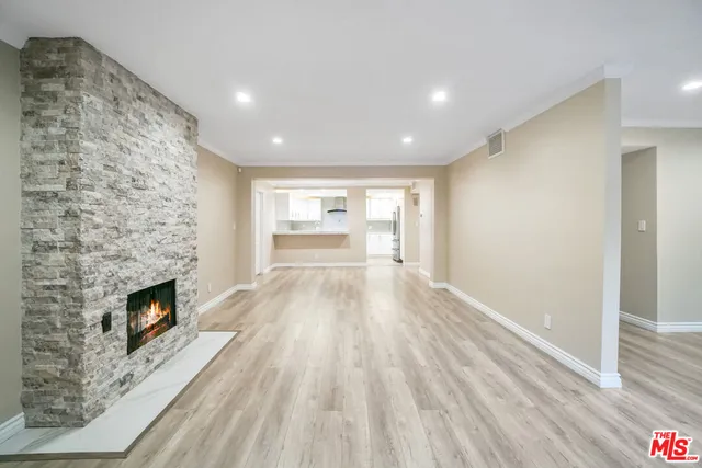 $4,200 | 15233 West Magnolia Boulevard, Unit 102, Sherman Oaks, CA 91403