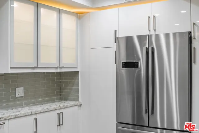 $4,200 | 15233 West Magnolia Boulevard, Unit 102, Sherman Oaks, CA 91403