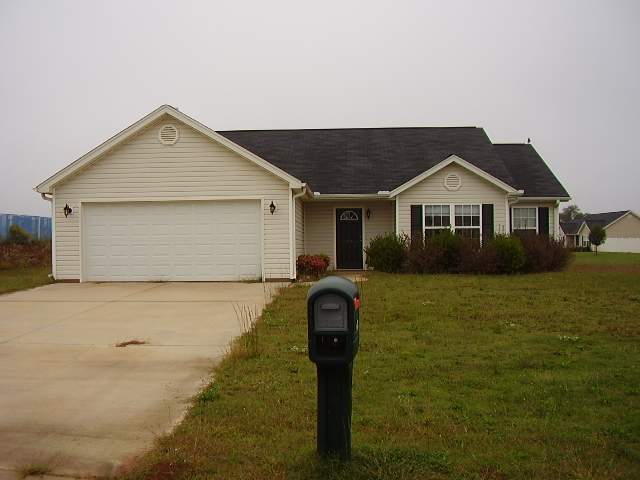 111 Radcliff Way Anderson, SC 29621 - Photo 1 of 6 Gallery Image 1