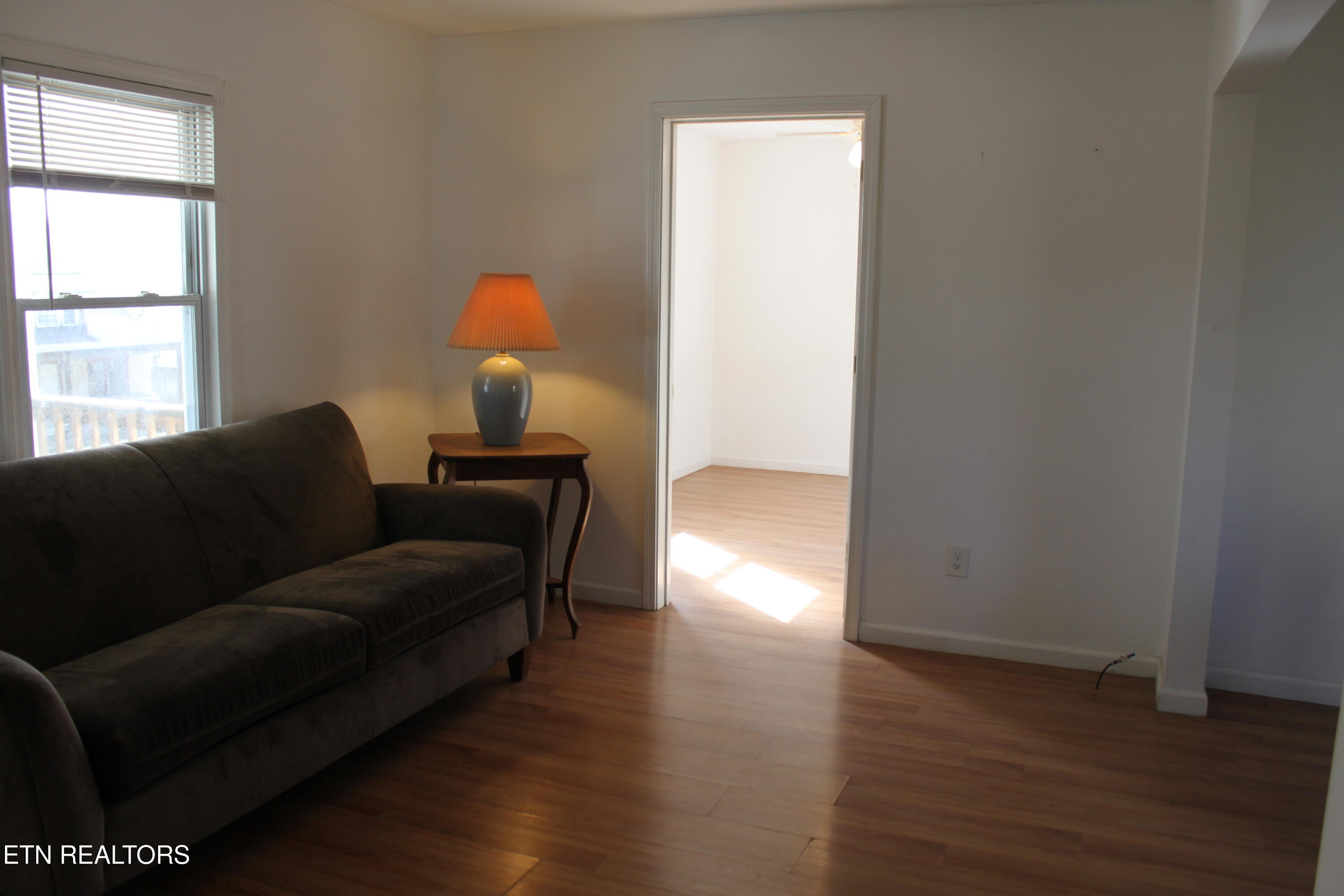 818 Medaris Street Clinton, TN 37716 - Photo 13 of 22 IMG_1737