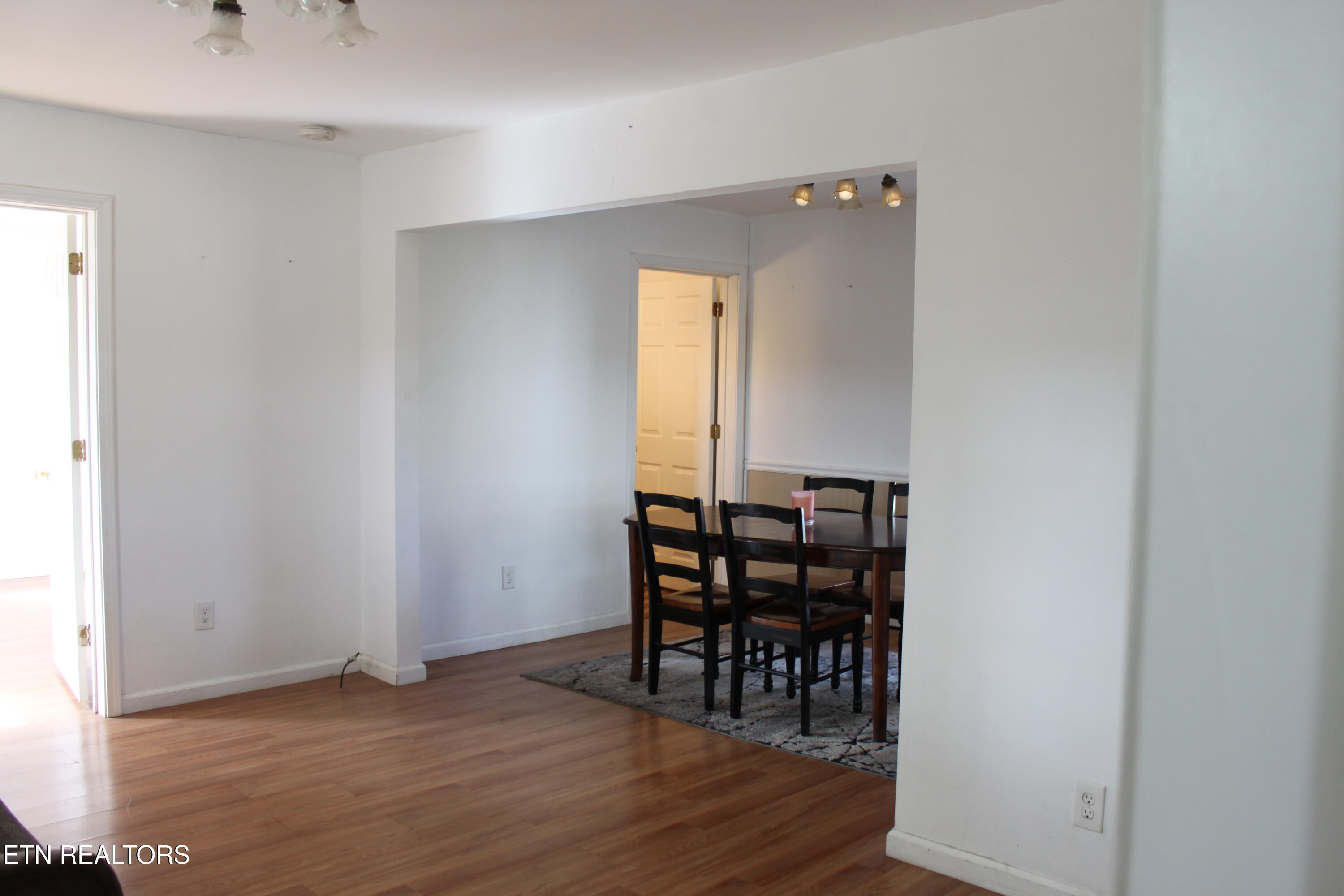 818 Medaris Street Clinton, TN 37716 - Photo 14 of 22 IMG_1741